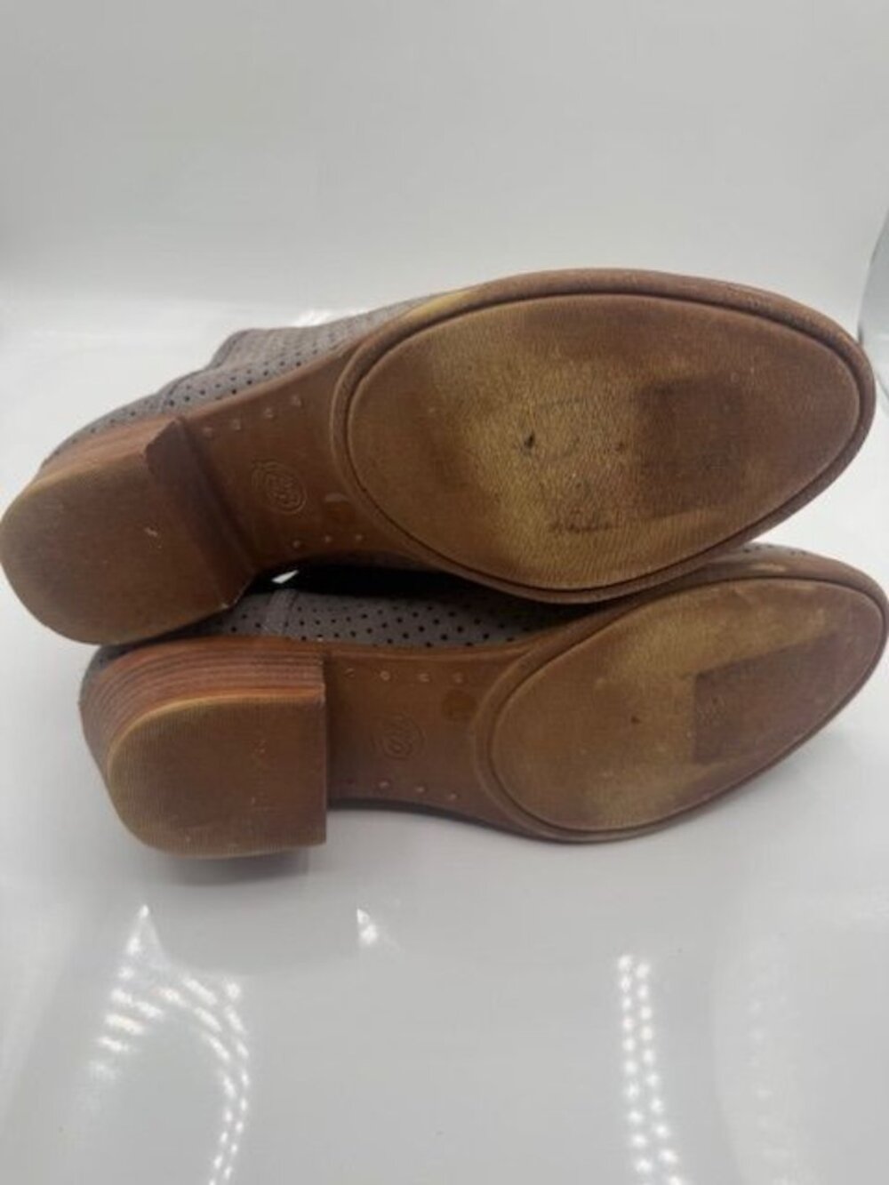 Lucky Brand Women's Gray Suede Leather Perforated BROOKLIN Ankle Bootie Size 12M - Picture 5 of 7